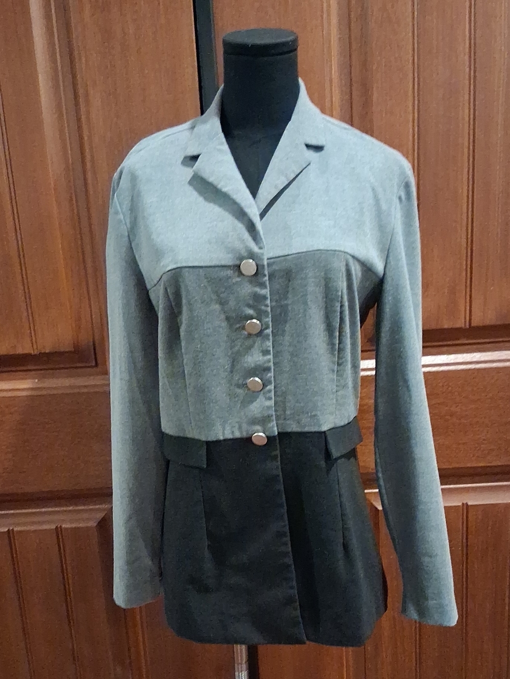 Lois Snyder Dani Max Size 8 Gray And Black Blazer